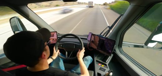 Tesla Semi driving 500 miles, fully loaded, on a single charge